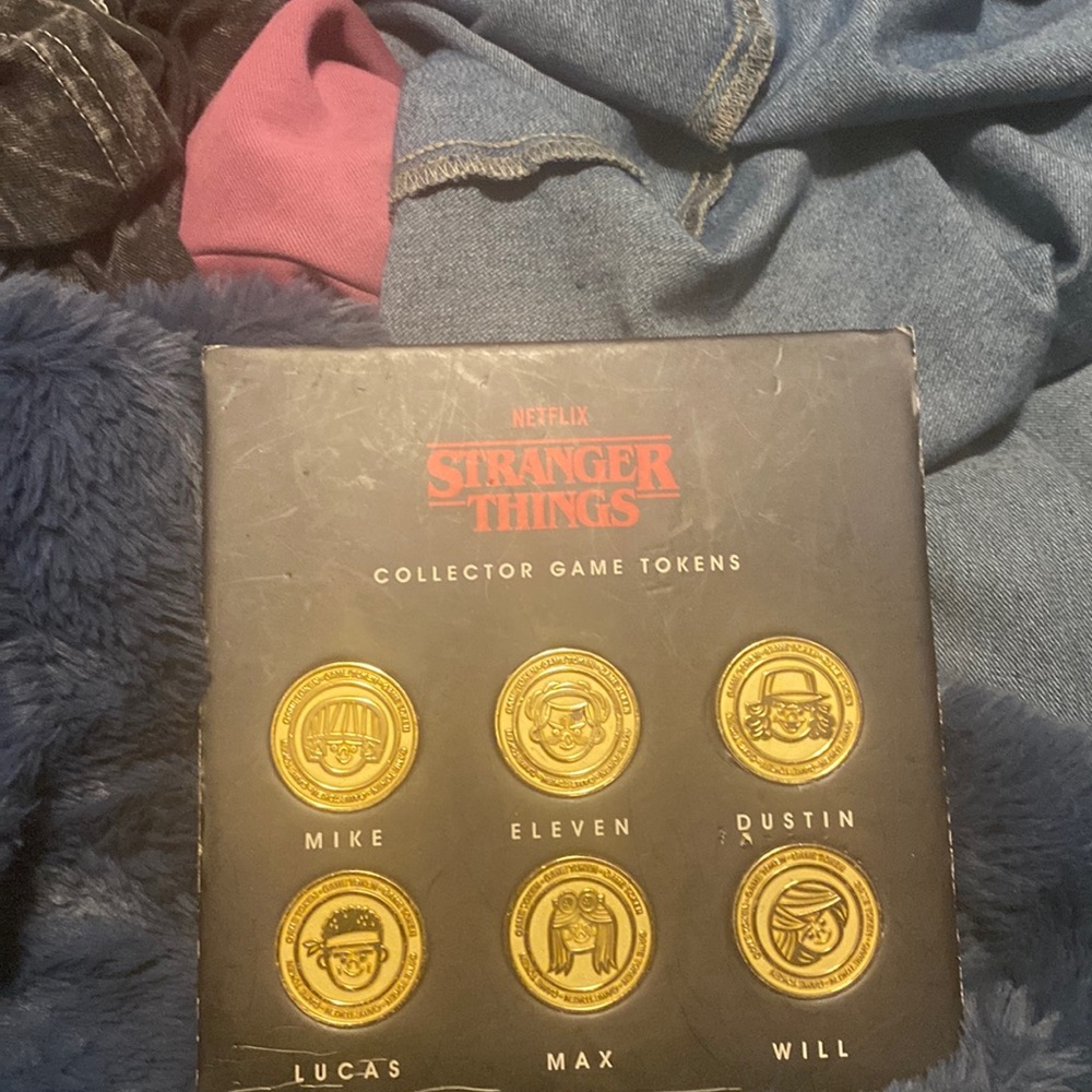 Stranger things, Netflix, collector game, tokens